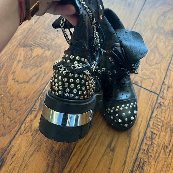 Studded chain leather goth metallic spike black boots - Picture 2 of 5